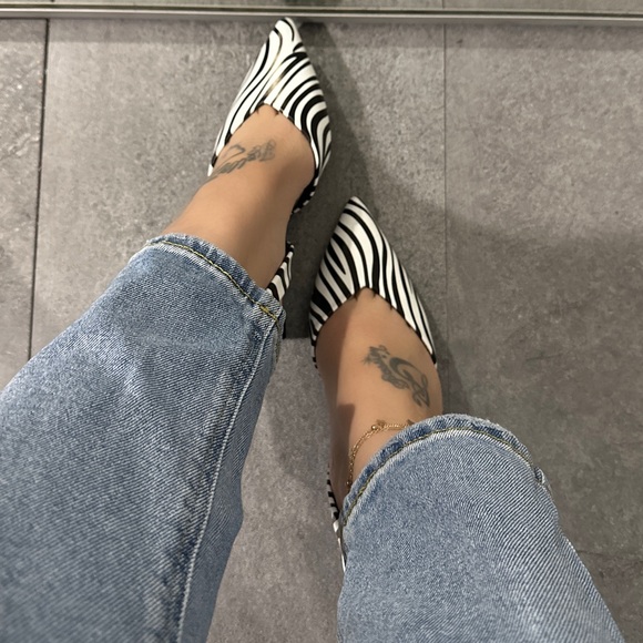 NWT!! Zebra Print Low Heel Sling Back Pump - Picture 4 of 5